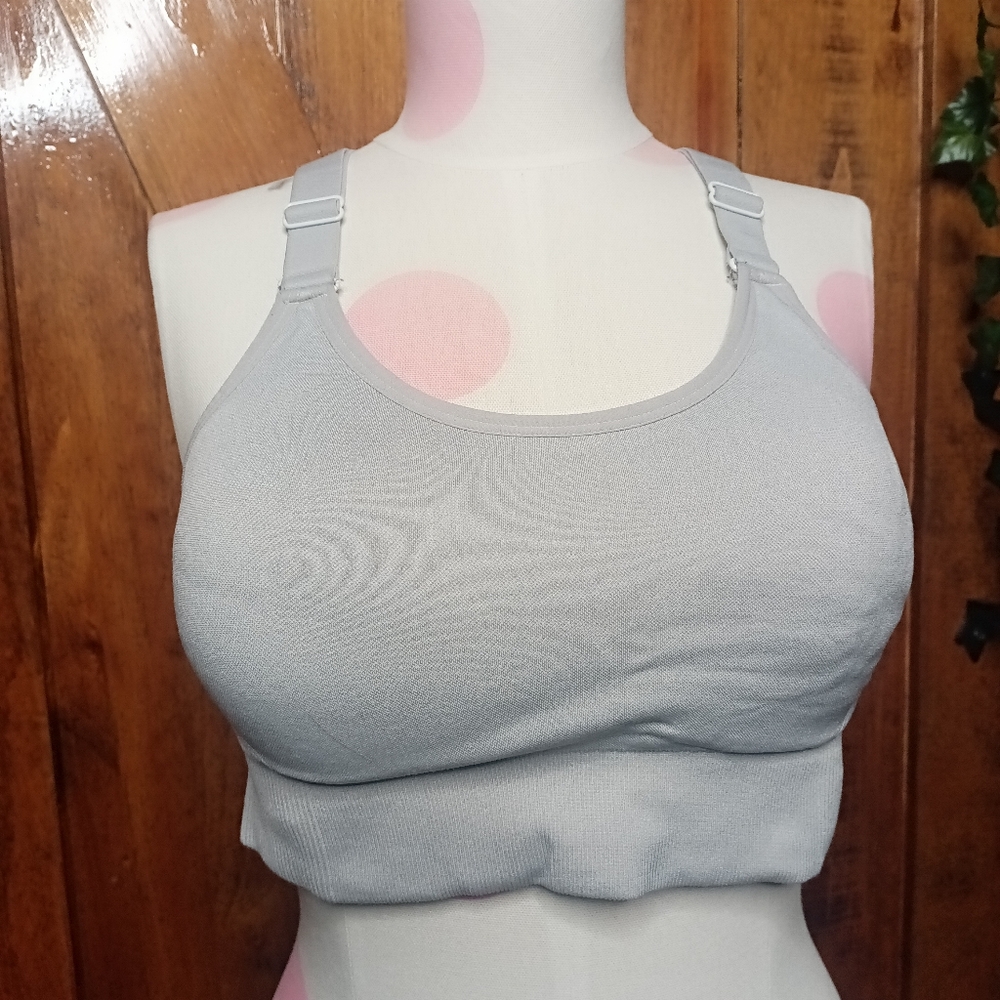 **NWOT** Avia Sport's Bra 🩶